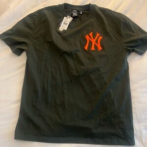 Men’s Urban Outfitters NY Yankee T-Shirt